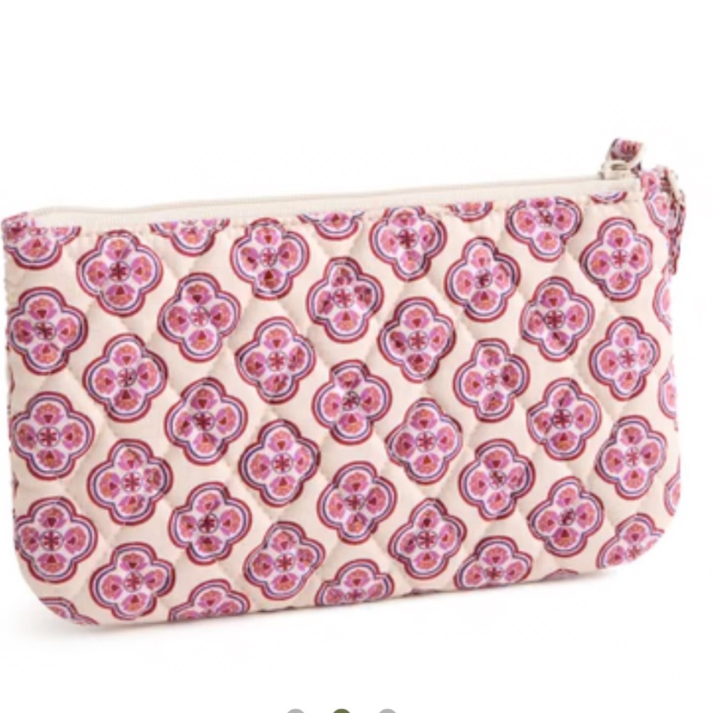 NWT Vera Bradley Lavender Geo Essential Wristlet. Cotton quilted. - Picture 3 of 9